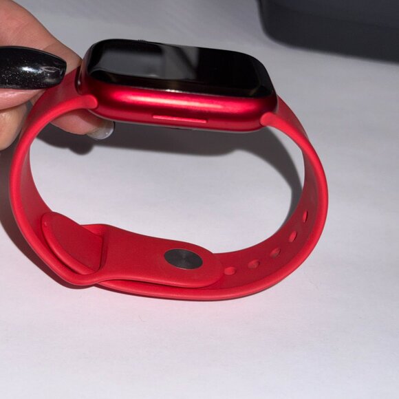 Apple Watch Series 8 (PRODUCT)RED – 45mm GPS + Cellular - Picture 5 of 5